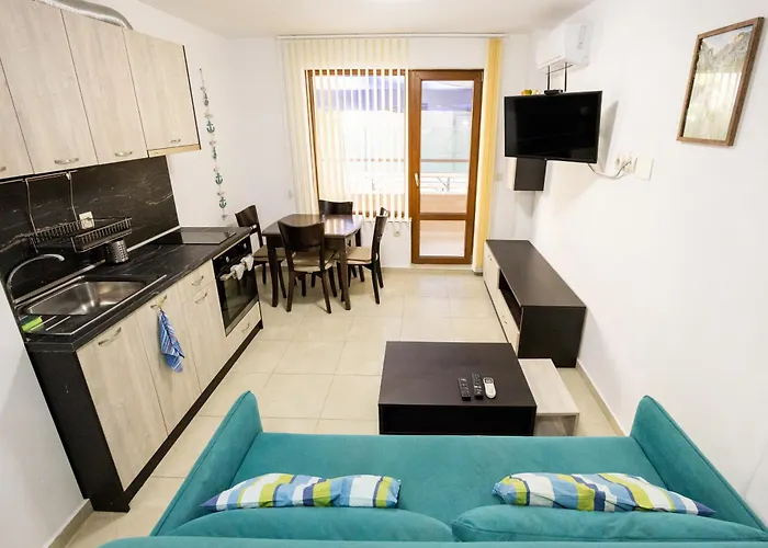 Апартамент Marea Поморие