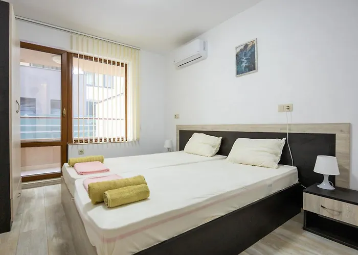 Апартамент Marea Поморие