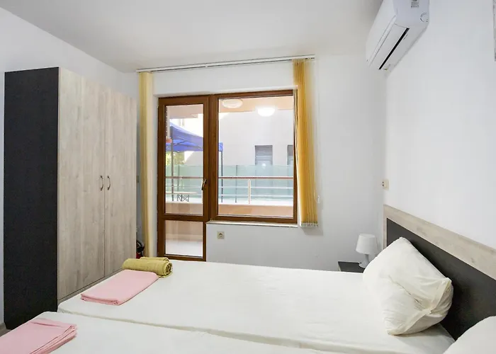 Апартамент Marea Поморие